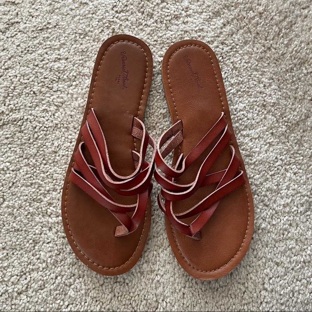 Universal Thread Sandals
